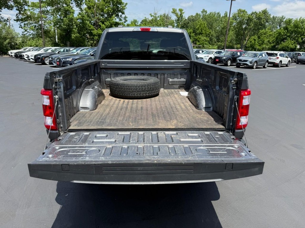 Ford F-150 Vehicle Full-screen Gallery Image 06