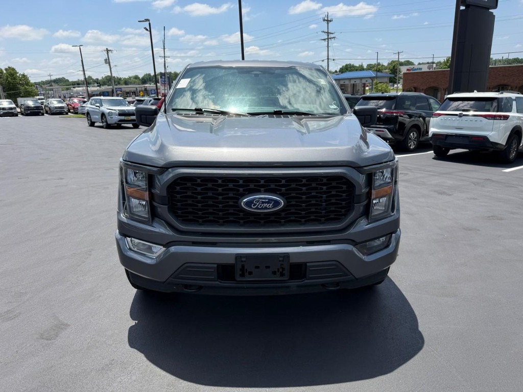 Ford F-150 Vehicle Full-screen Gallery Image 09
