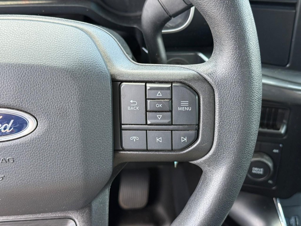 Ford F-150 Vehicle Full-screen Gallery Image 17