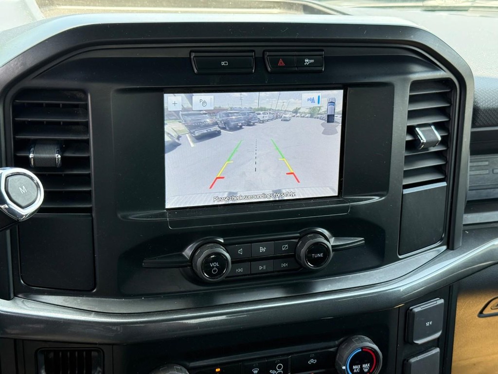 Ford F-150 Vehicle Full-screen Gallery Image 19