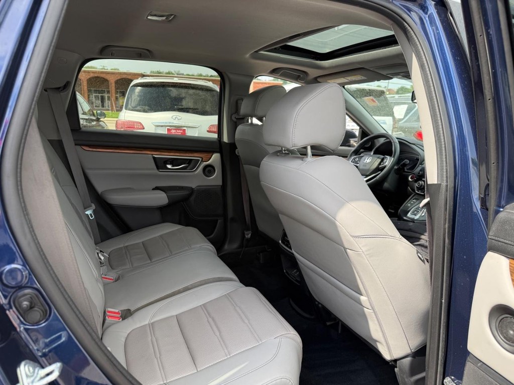 Honda CR-V Hybrid Vehicle Full-screen Gallery Image 11