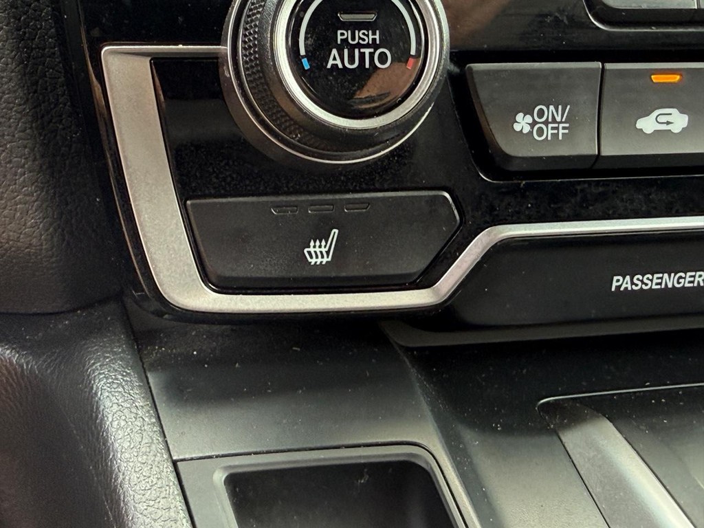 Honda CR-V Hybrid Vehicle Full-screen Gallery Image 24