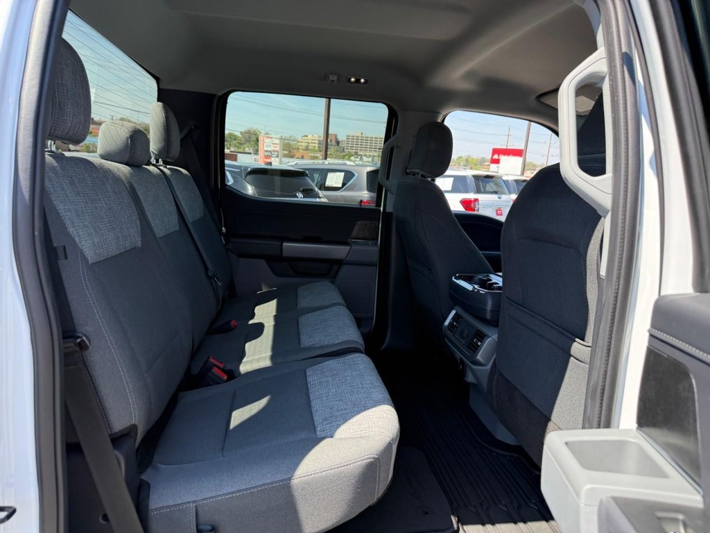 Ford F-150 Vehicle Full-screen Gallery Image 11