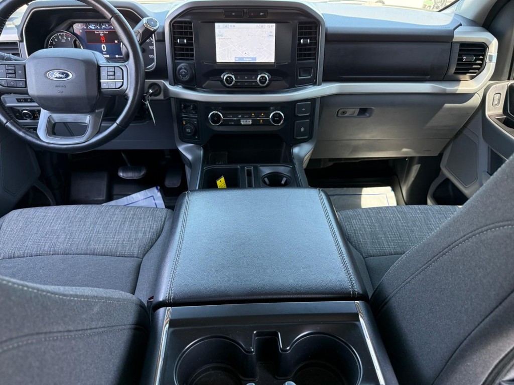 Ford F-150 Vehicle Full-screen Gallery Image 12