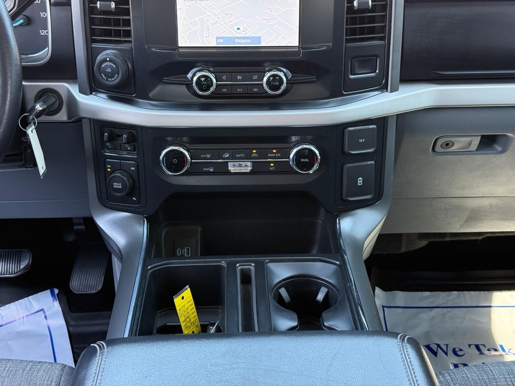 Ford F-150 Vehicle Full-screen Gallery Image 15