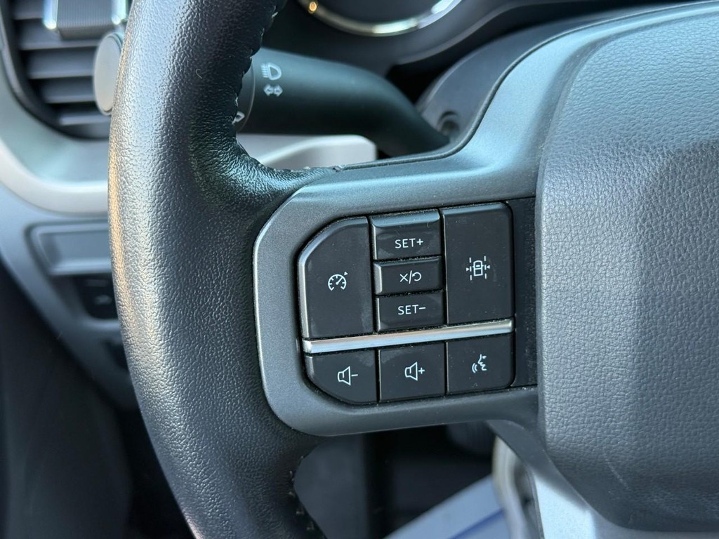 Ford F-150 Vehicle Full-screen Gallery Image 19