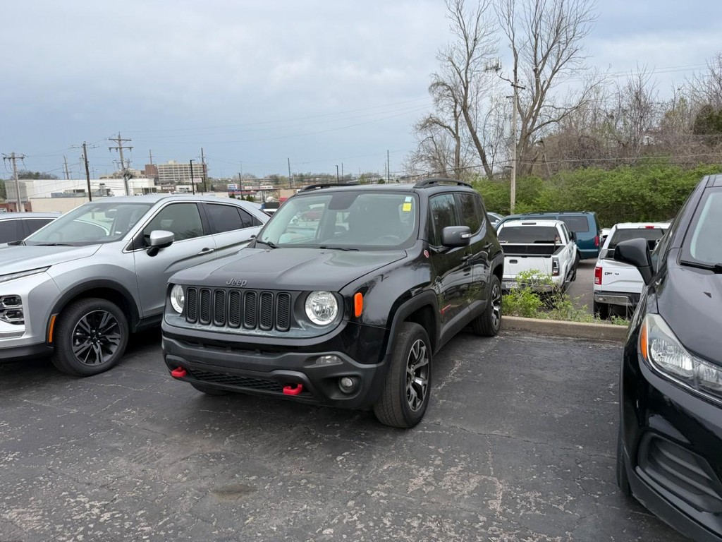 Jeep Renegade Vehicle Full-screen Gallery Image 02