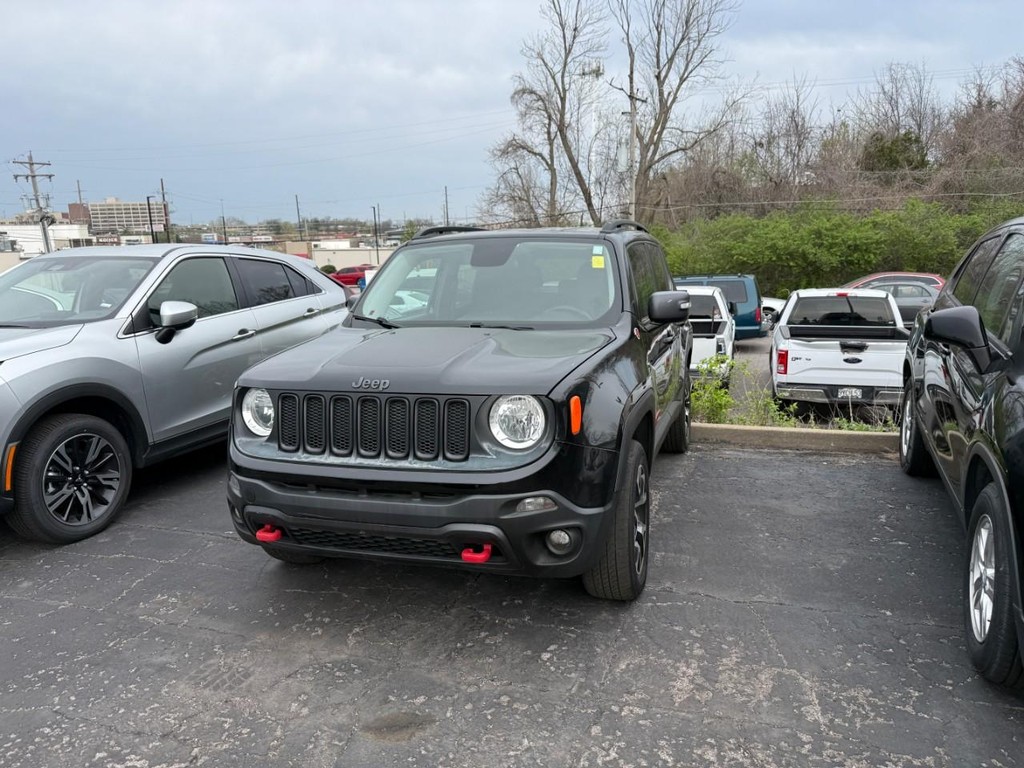 Jeep Renegade Vehicle Full-screen Gallery Image 03