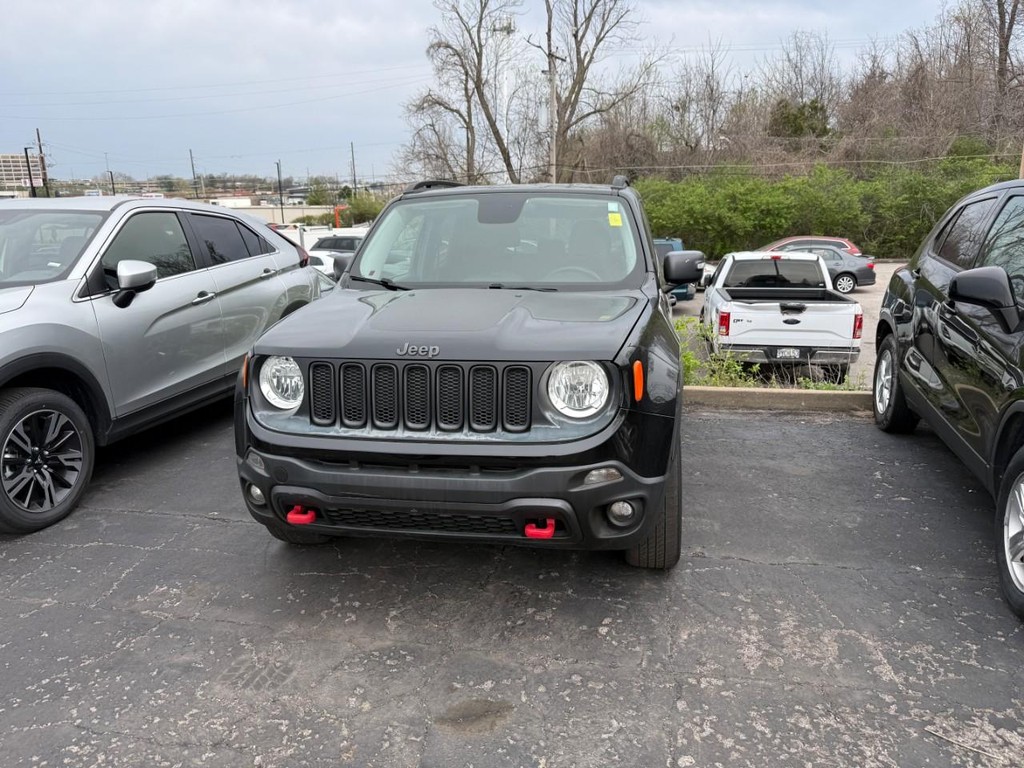 Jeep Renegade Vehicle Full-screen Gallery Image 04