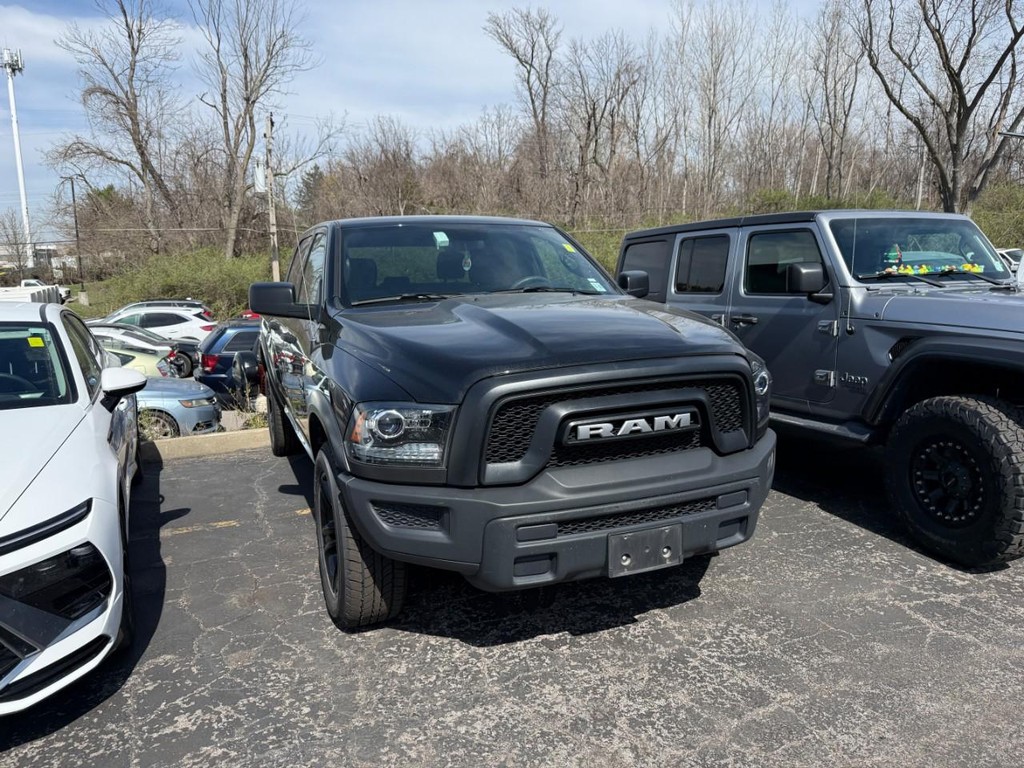 Ram 1500 Classic Vehicle Full-screen Gallery Image 02