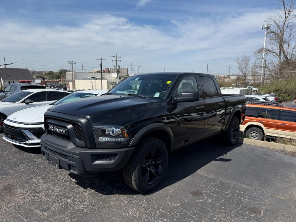 Ram 1500 Classic Vehicle Full-screen Gallery Image 03