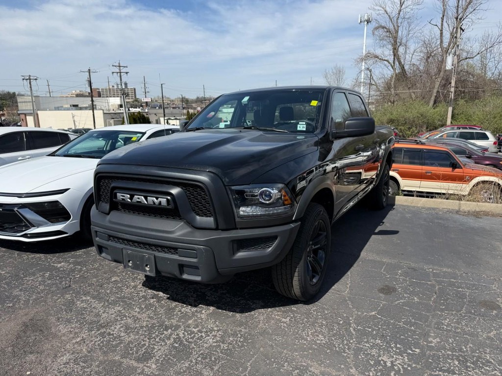 Ram 1500 Classic Vehicle Full-screen Gallery Image 04