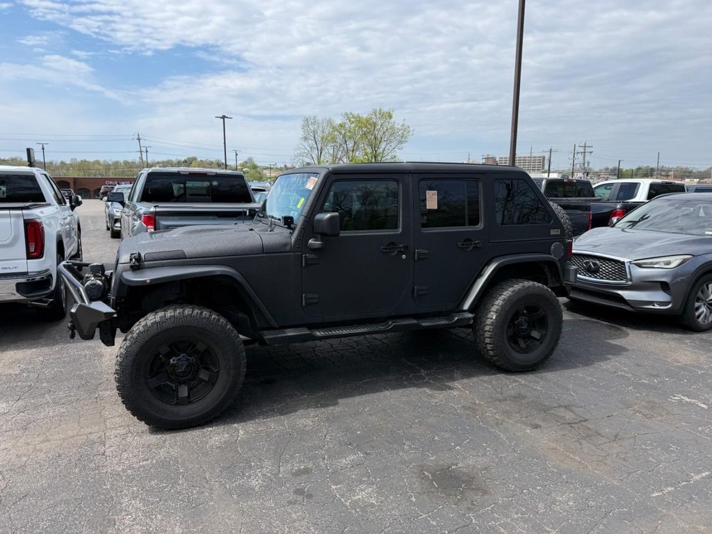 Jeep Wrangler Unlimited Vehicle Full-screen Gallery Image 04