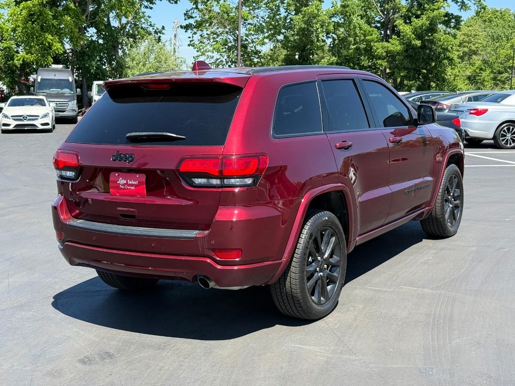 Jeep Grand Cherokee WK Vehicle Full-screen Gallery Image 03