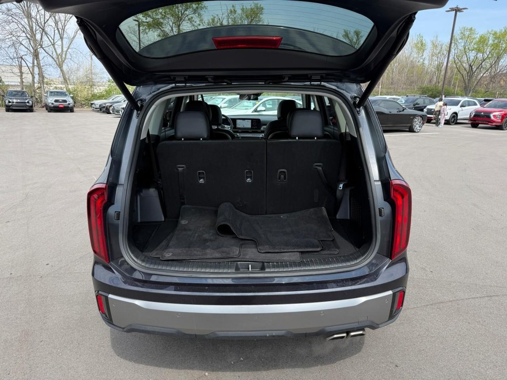Kia Telluride Vehicle Full-screen Gallery Image 04