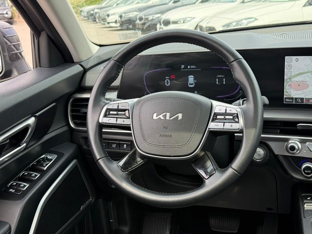 Kia Telluride Vehicle Full-screen Gallery Image 11