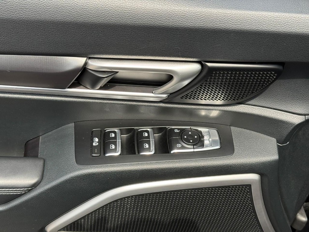 Kia Telluride Vehicle Full-screen Gallery Image 14