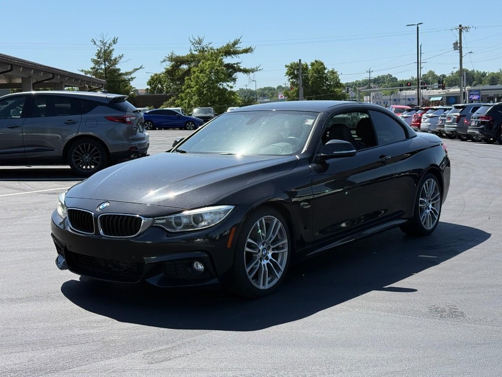 BMW 4 Series Vehicle Full-screen Gallery Image 05