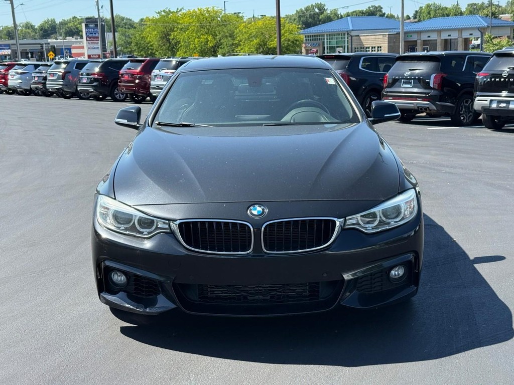 BMW 4 Series Vehicle Full-screen Gallery Image 06