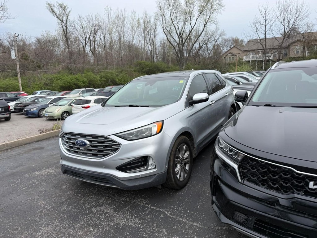 Ford Edge Vehicle Full-screen Gallery Image 02