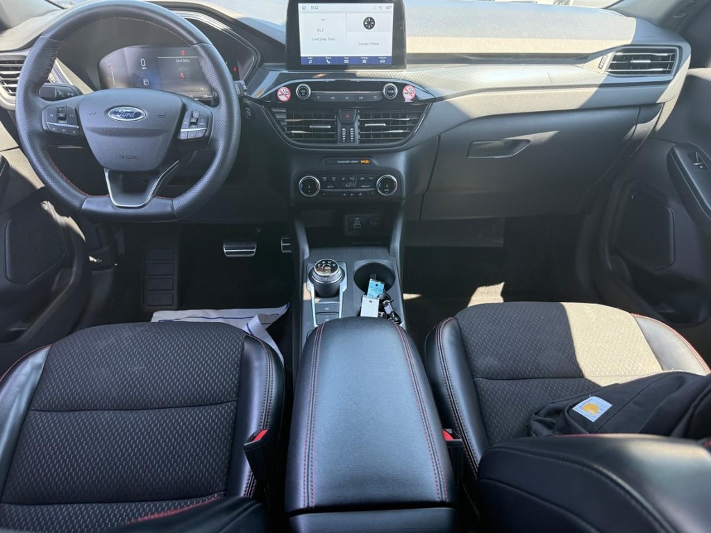Ford Escape Vehicle Full-screen Gallery Image 10