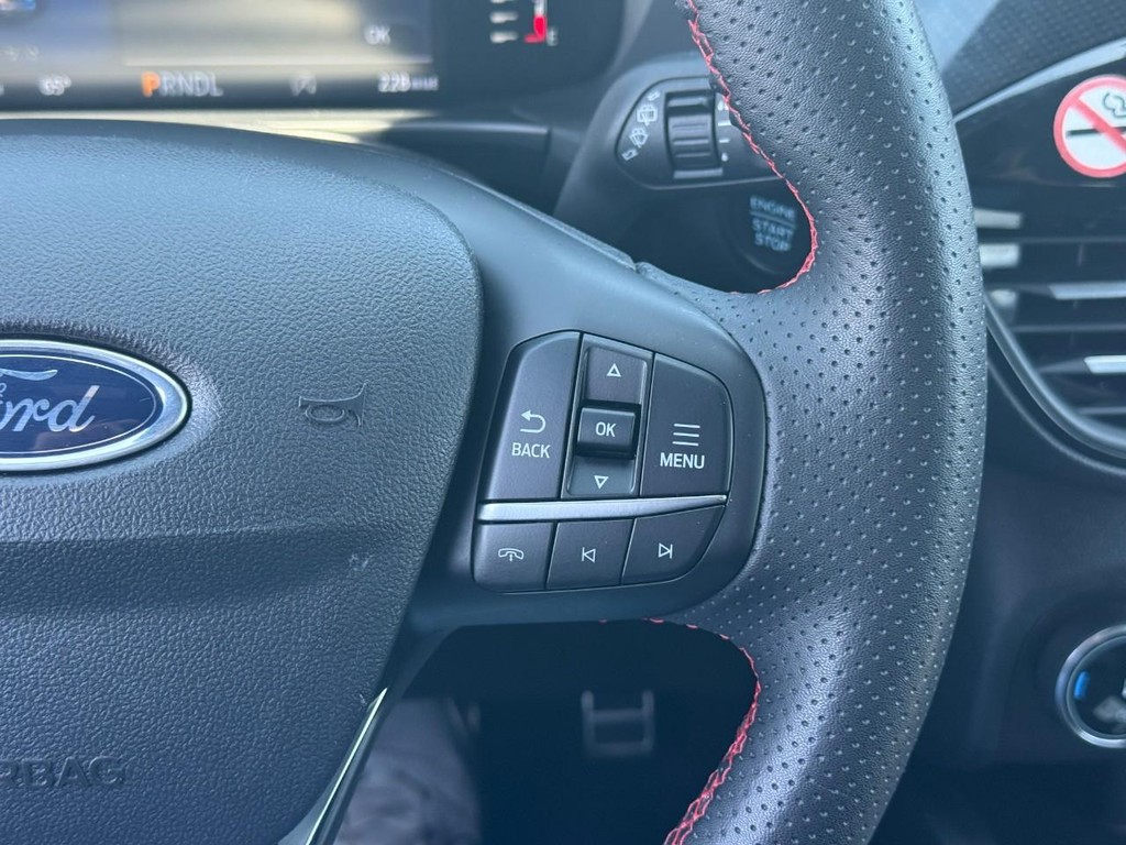 Ford Escape Vehicle Full-screen Gallery Image 20