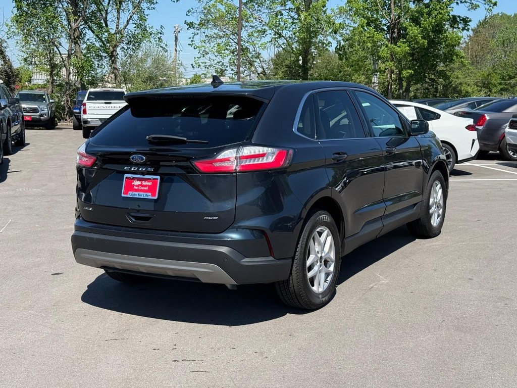 Ford Edge Vehicle Full-screen Gallery Image 03