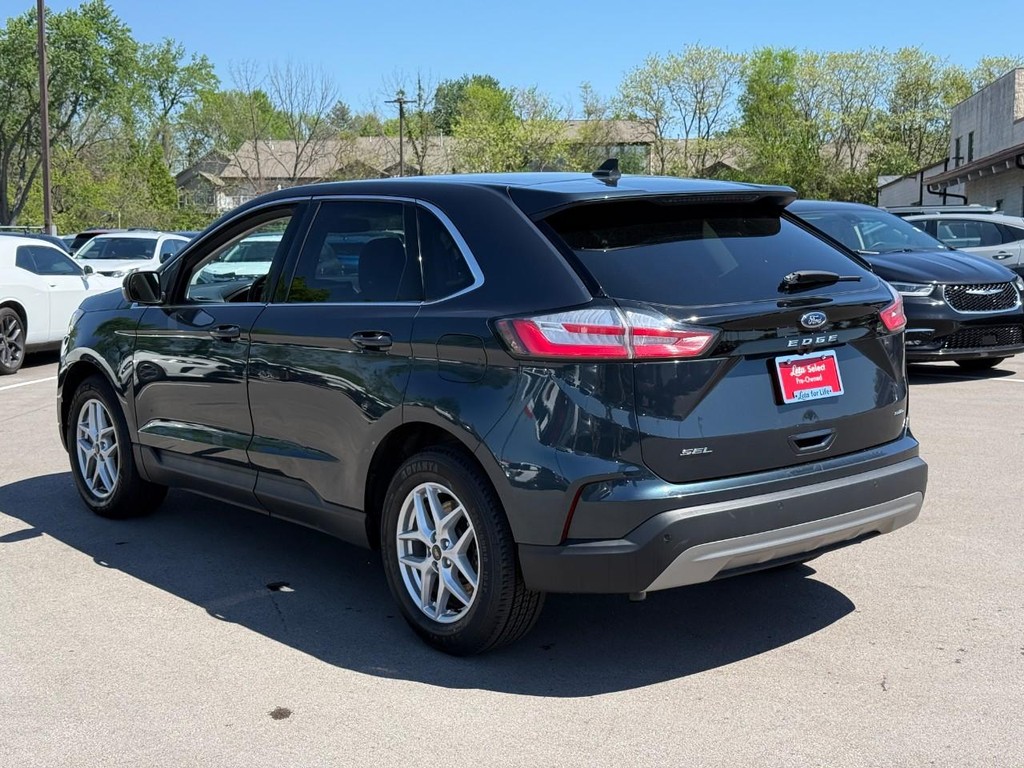 Ford Edge Vehicle Full-screen Gallery Image 04