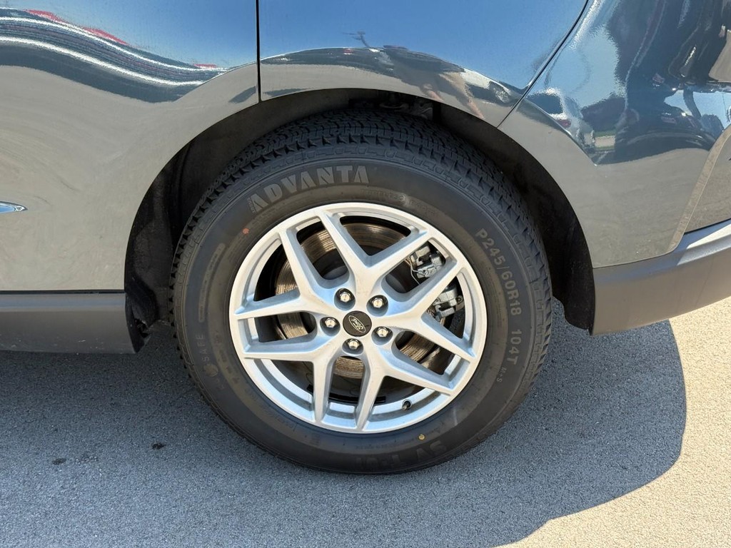 Ford Edge Vehicle Full-screen Gallery Image 05