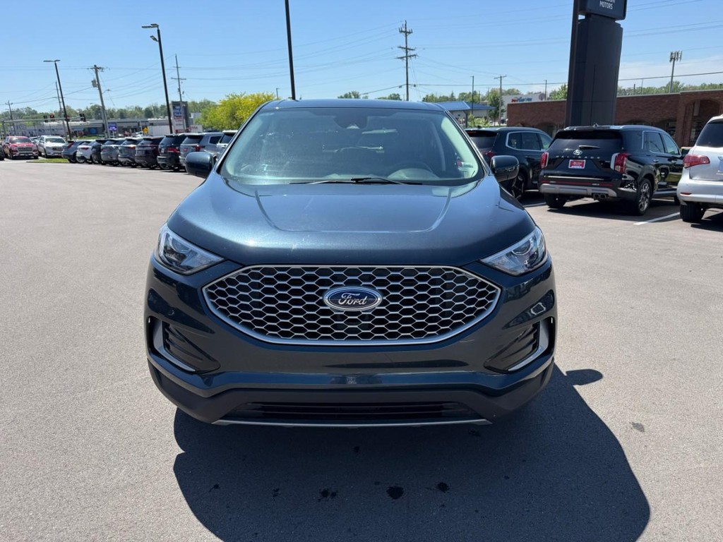 Ford Edge Vehicle Full-screen Gallery Image 09