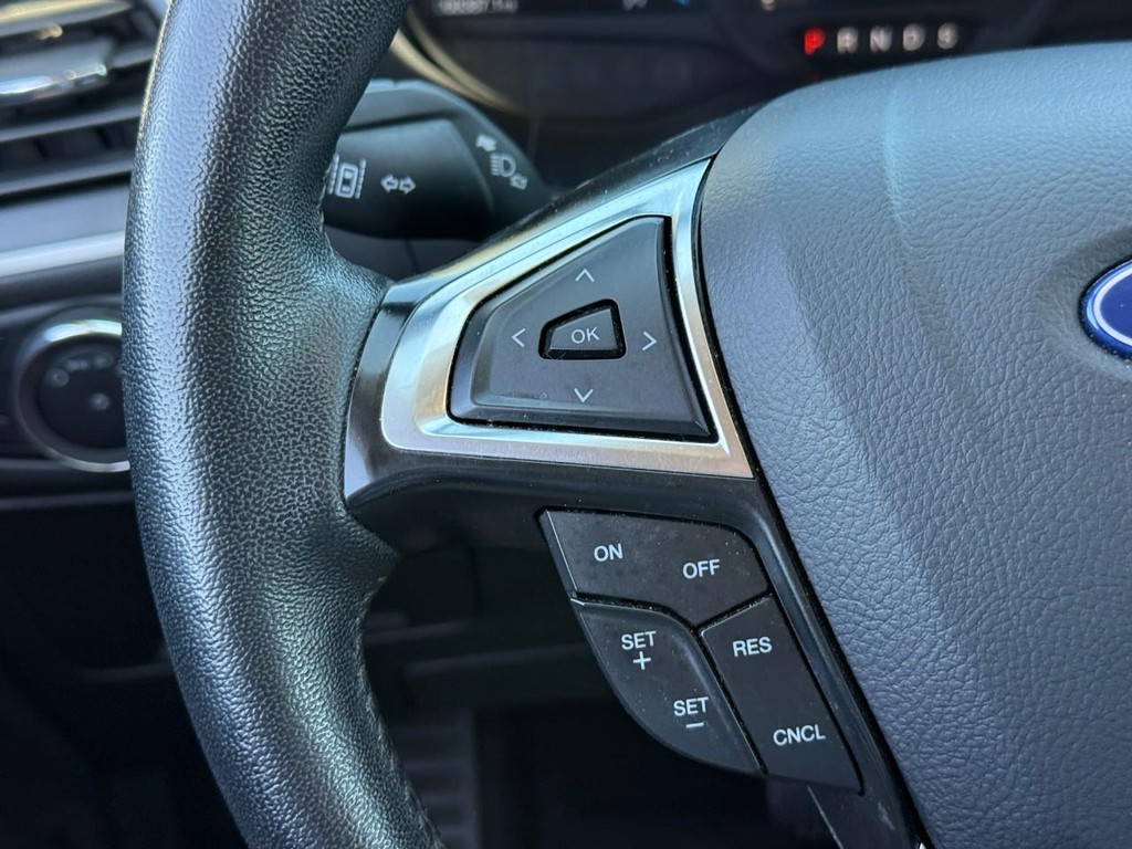 Ford Edge Vehicle Full-screen Gallery Image 18