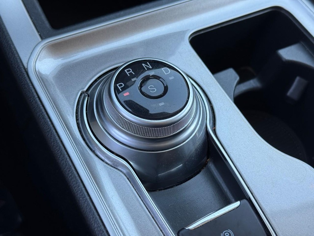 Ford Edge Vehicle Full-screen Gallery Image 21
