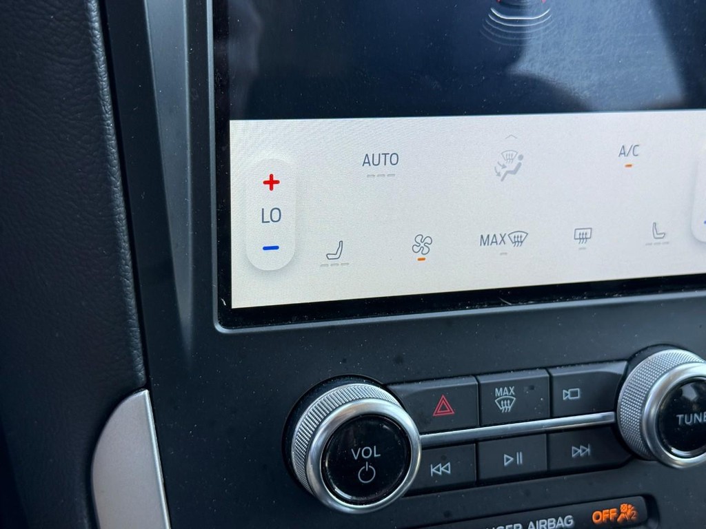 Ford Edge Vehicle Full-screen Gallery Image 22