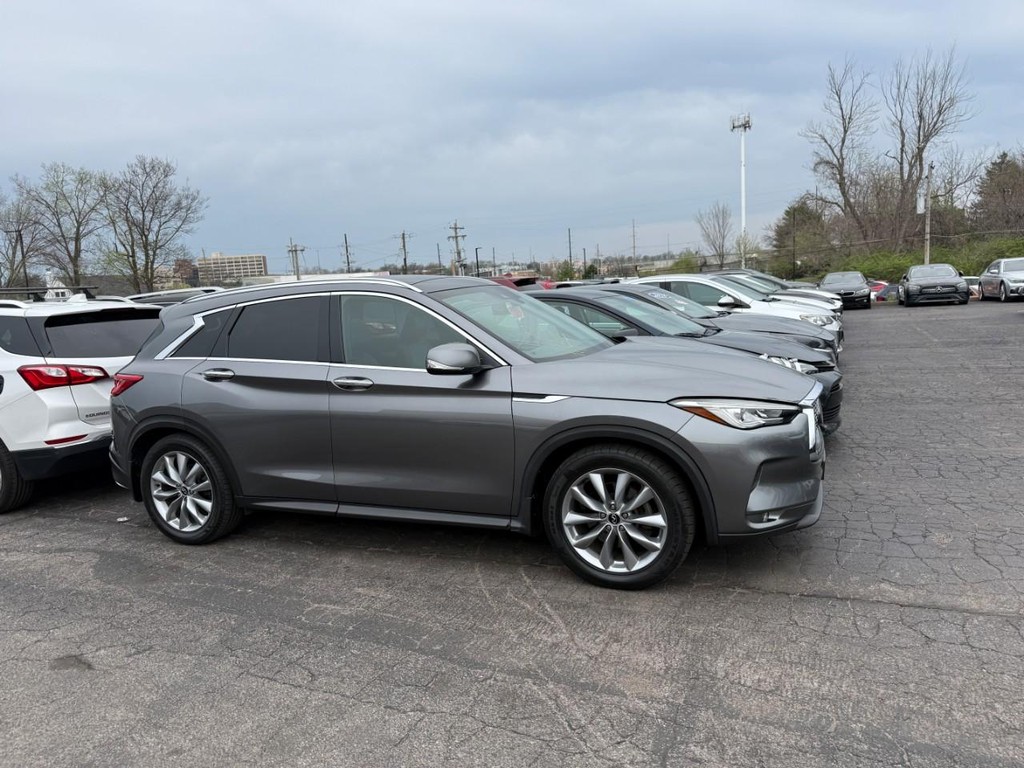 INFINITI QX50 Vehicle Full-screen Gallery Image 04