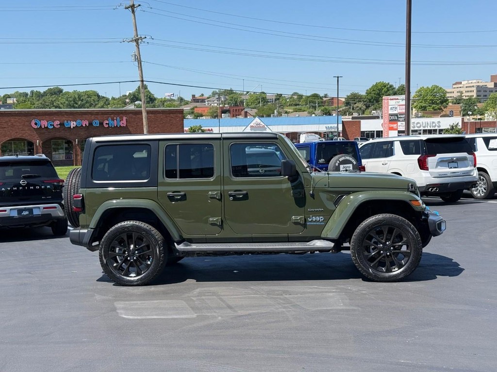 Jeep Wrangler 4xe Vehicle Full-screen Gallery Image 02