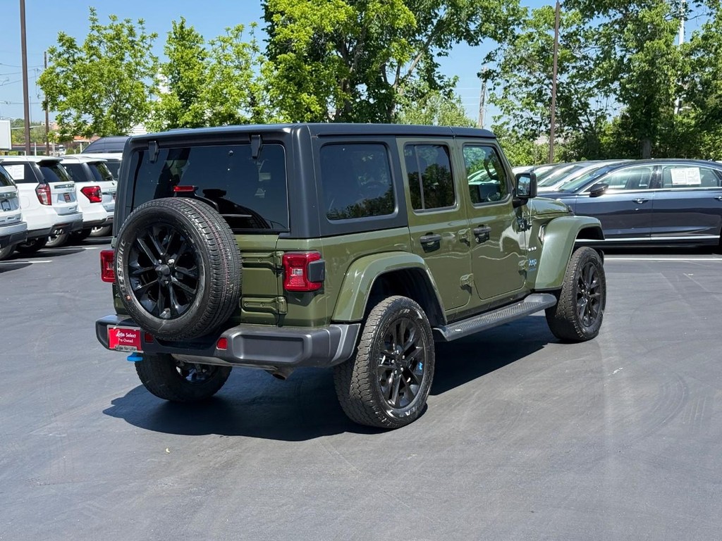 Jeep Wrangler 4xe Vehicle Full-screen Gallery Image 03