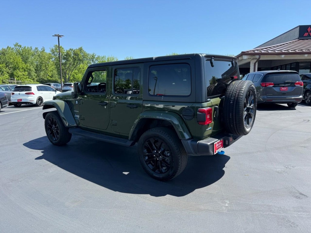 Jeep Wrangler 4xe Vehicle Full-screen Gallery Image 04