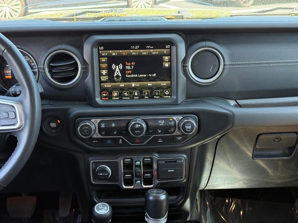 Jeep Wrangler 4xe Vehicle Full-screen Gallery Image 13