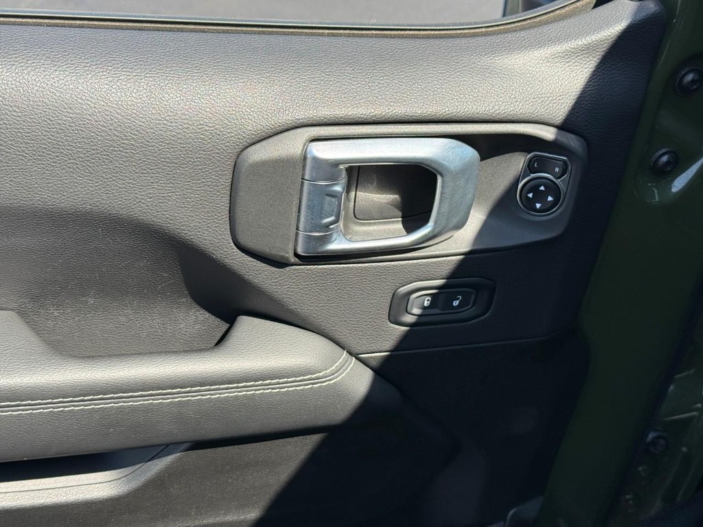 Jeep Wrangler 4xe Vehicle Full-screen Gallery Image 15