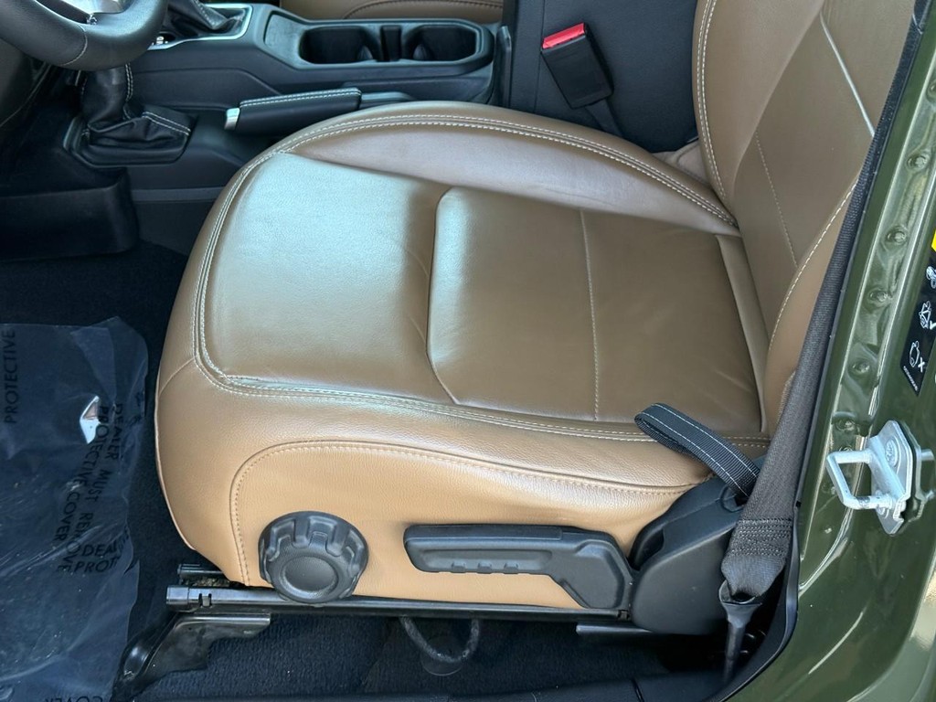 Jeep Wrangler 4xe Vehicle Full-screen Gallery Image 16