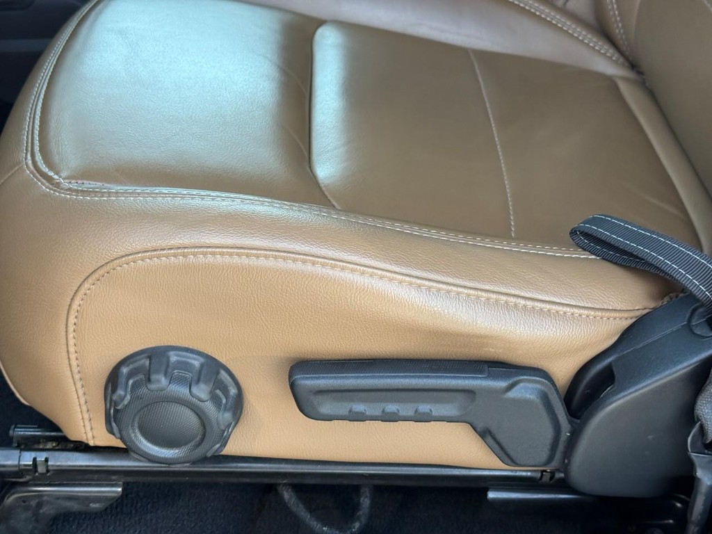 Jeep Wrangler 4xe Vehicle Full-screen Gallery Image 17