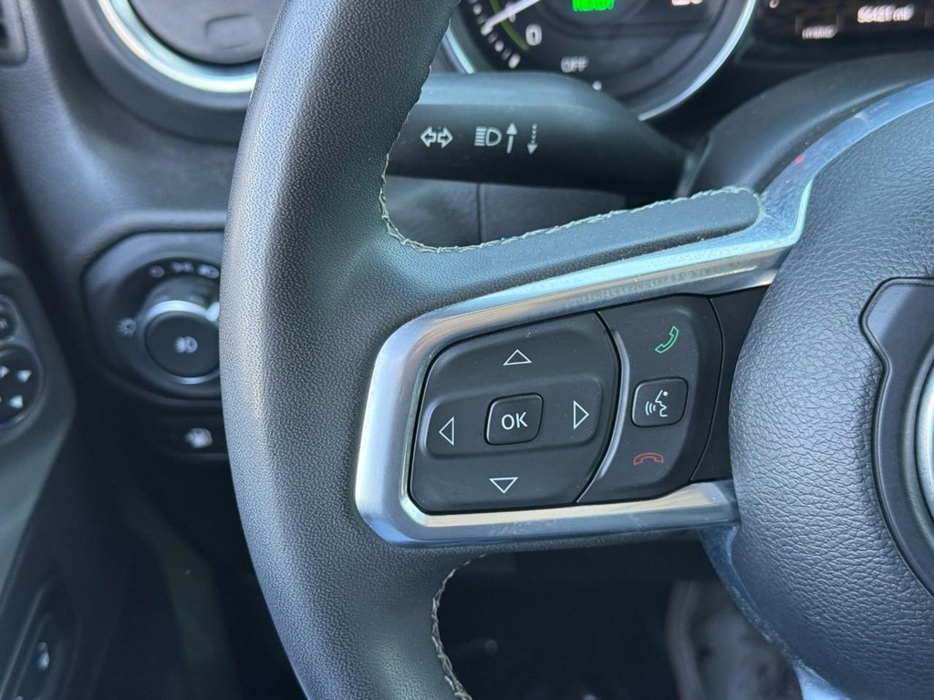 Jeep Wrangler 4xe Vehicle Full-screen Gallery Image 18