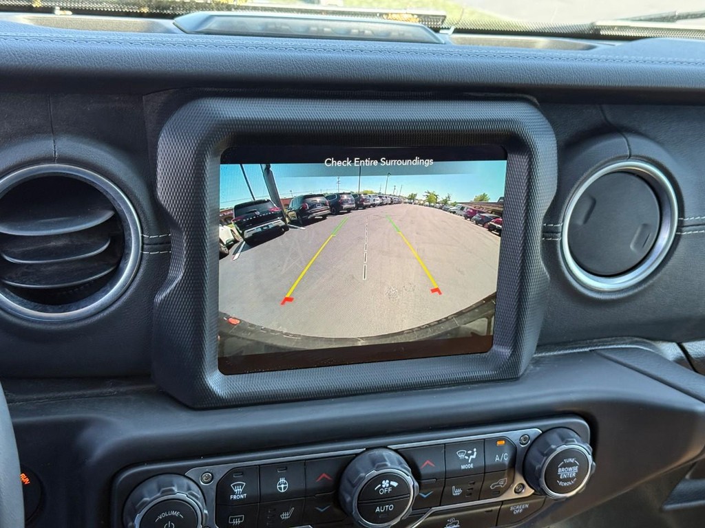 Jeep Wrangler 4xe Vehicle Full-screen Gallery Image 23