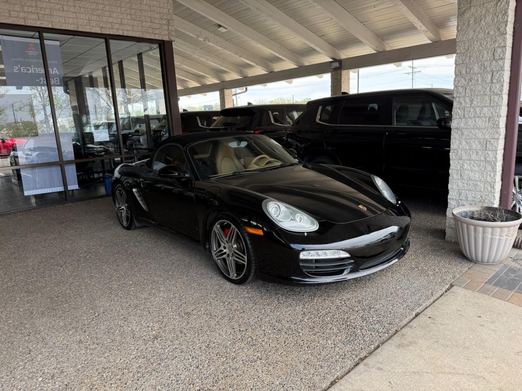 Porsche Boxster Vehicle Full-screen Gallery Image 02