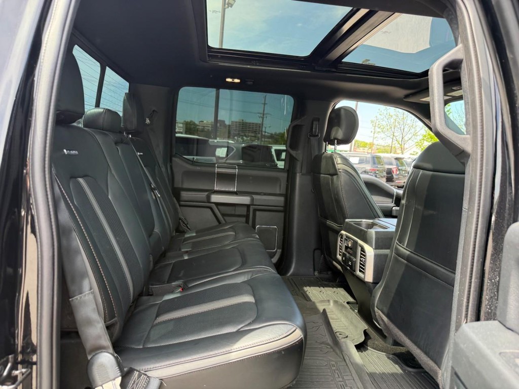 Ford F-150 Vehicle Full-screen Gallery Image 10