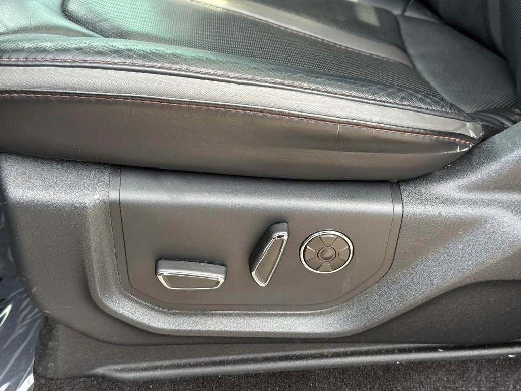 Ford F-150 Vehicle Full-screen Gallery Image 17