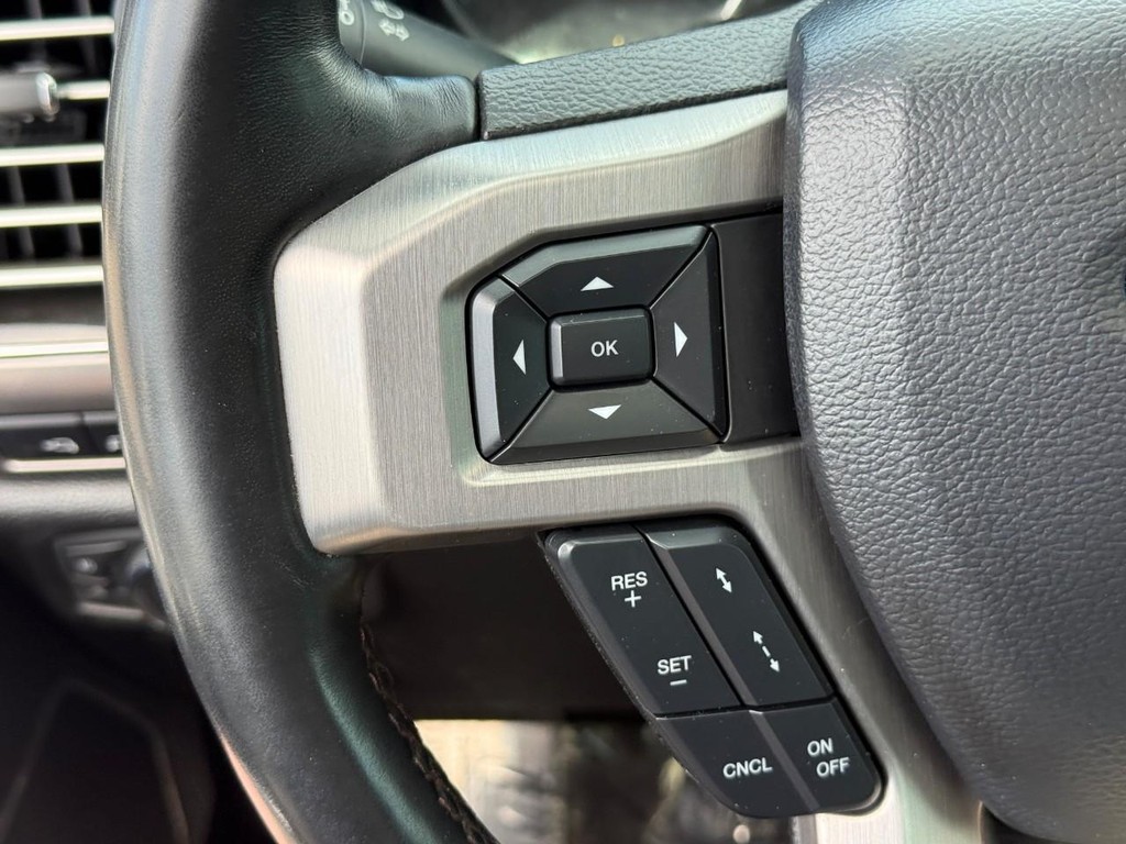 Ford F-150 Vehicle Full-screen Gallery Image 18