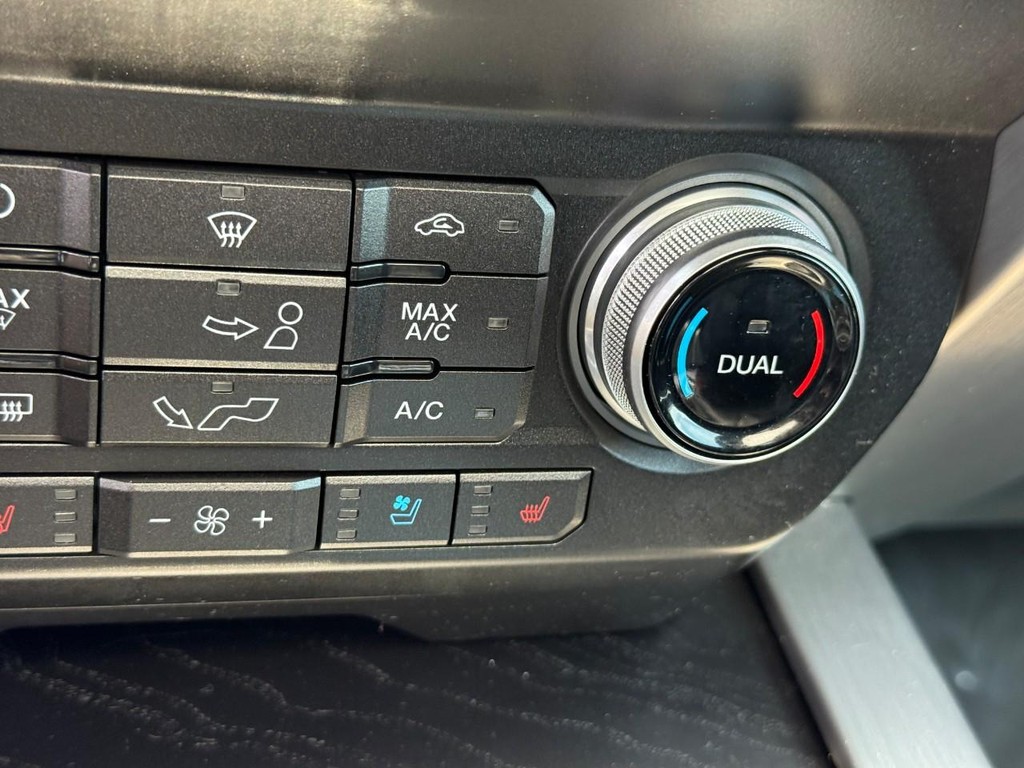 Ford F-150 Vehicle Full-screen Gallery Image 22
