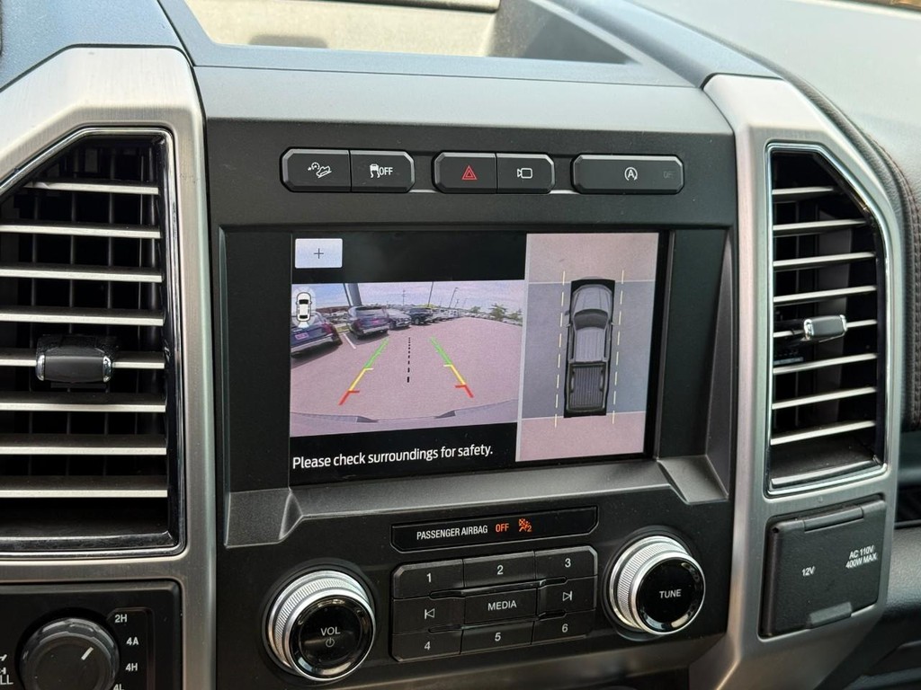 Ford F-150 Vehicle Full-screen Gallery Image 23