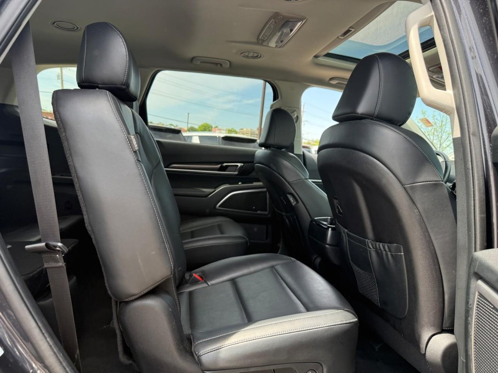 Kia Telluride Vehicle Full-screen Gallery Image 10